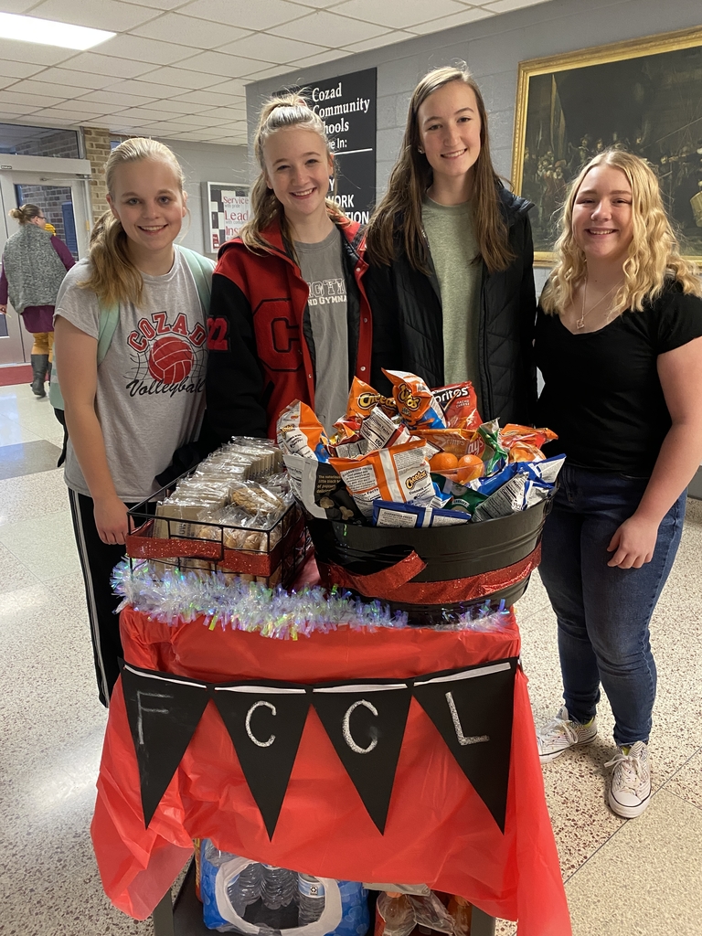 Cozad FCCLA delivering treats 