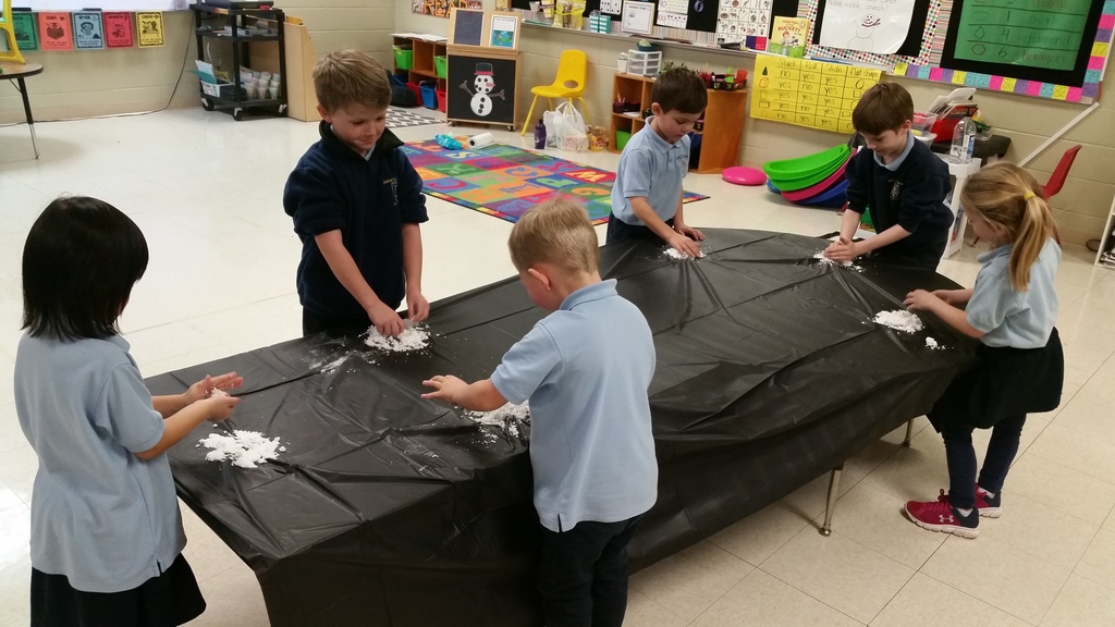 Kindergarten enjoyed exploring "snow" as we studied The Snowy Day unit.