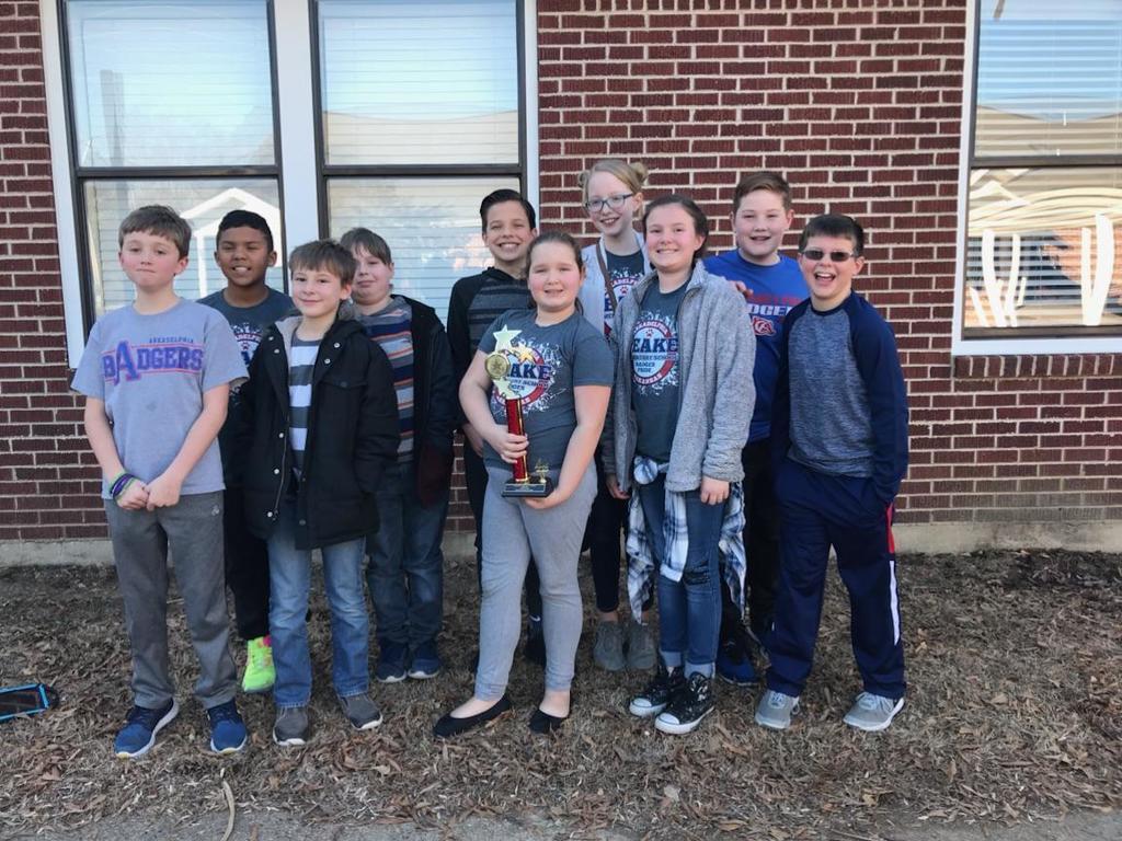 Peake Quiz Bowl team poses with trophy