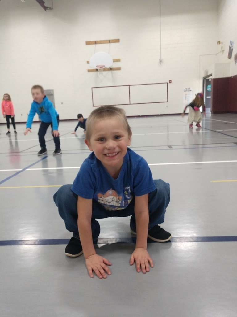 K-2nd graders had a guest reader in PE today!! Students learned that they can MOVE to a story! Thank you to Mrs. Wilk, we loved learning about stretching, locomotor movements, and breathing all while reading!#marchisreadingmonth