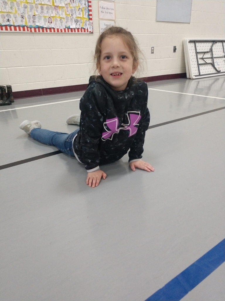 K-2nd graders had a guest reader in PE today!! Students learned that they can MOVE to a story! Thank you to Mrs. Wilk, we loved learning about stretching, locomotor movements, and breathing all while reading!#marchisreadingmonth