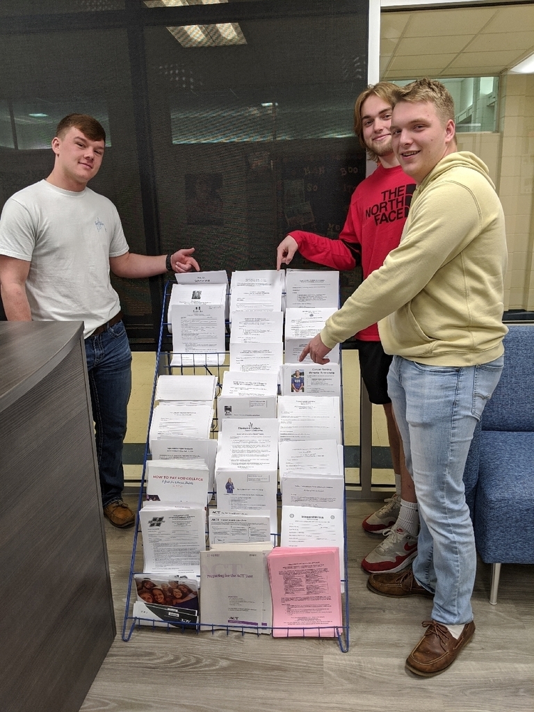 Students with scholarship applications