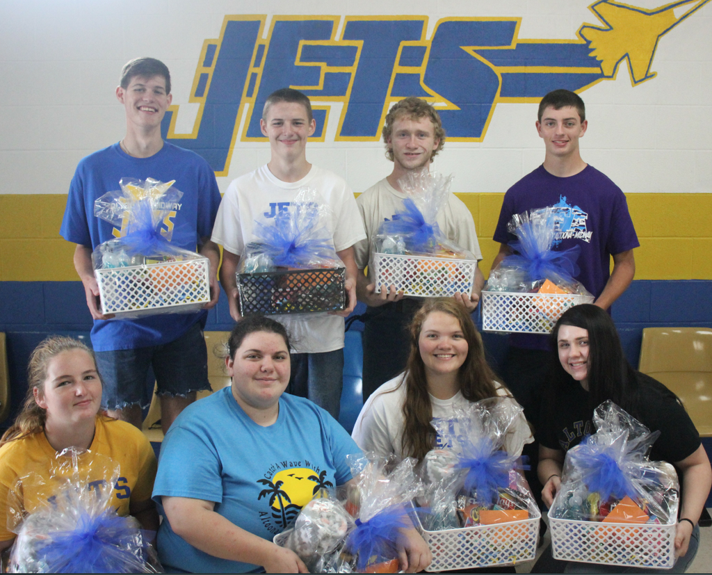 Fall 2020 Homecoming Candidates with Gift Baskets